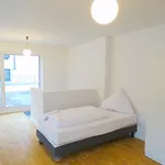 Avi City Apartments Kinghouse